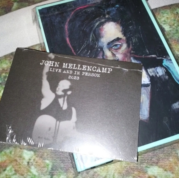 This John Mellencamp Zipper Pouch + Hardcover Notebook + TOUR Postcard Set 2023 - Picture 5 of 6